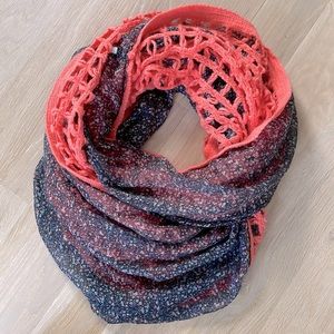 Reversible scarf